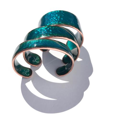Hammered texture enamel cuff