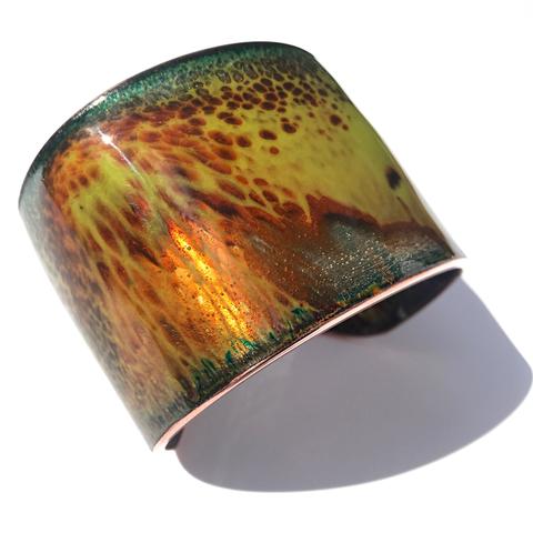 Nebula burst cuff